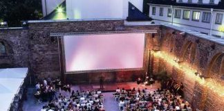 Open Air Kino in der Erkenbert-Ruine