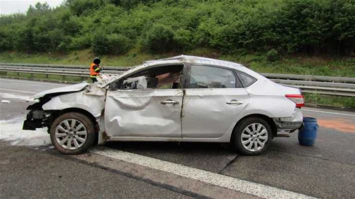 Unfallbeteiligter PKW Unfallbeteiligter PKW