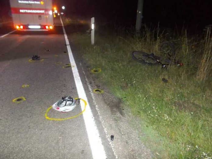 Erst lässt er den verletzten Radfahrer liegen - Dann meldet er sich doch bei der Polizei