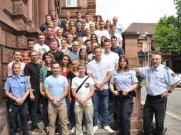 44 Studentinnen und Studenten des 17. Bachelor-Studiengangs besuchten "ihr" Polizeipräsidium, in dem sie nach ihrer Ausbildung ihren Dienst antreten werden.