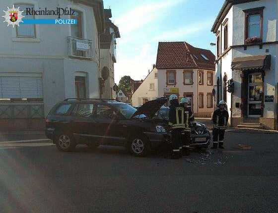 Wer hat diesen Unfall beobachtet und kann der Polizei weiterhelfen?