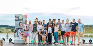 Sommerathleten begrüßen das Team Pyeongchang Metropolregion Rhein-Neckar auf der Seebühne der Badewelt Sinsheim. (Foto: Team Tokio Metropolregion Rhein-Neckar)