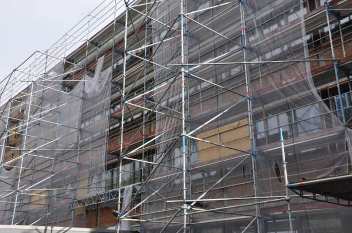 Aktuell steht der zweite Bauabschnitt der energetischen Sanierung der Nord- und Westfassade des Eduard-Spranger-Gymnasiums an. (Foto: Stadt Landau in der Pfalz)