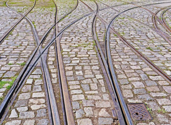 Straßenbahn Schienen Gleise Kreuzungen Symbolbild Symbolbild (Foto: Pixabay.com)