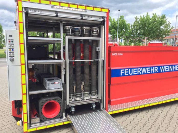 Der neue Abrollbehälter (Foto: Feuerwehr Weinheim) Der neue Abrollbehälter (Foto: Feuerwehr Weinheim)