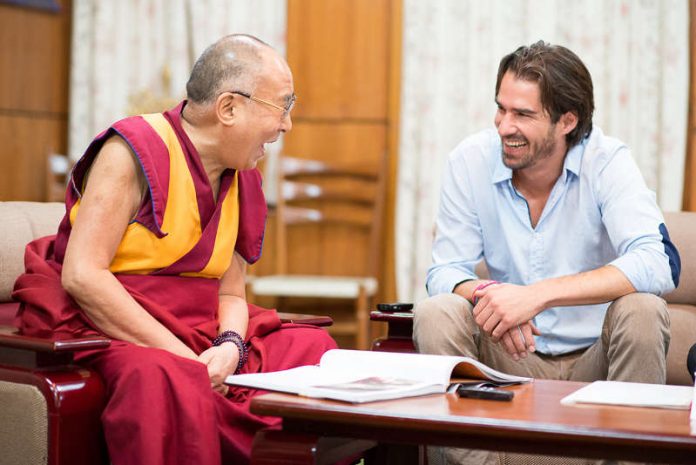 York Hovest und der Dalai Lama (Foto: York Hovest / yorkhovest.com)