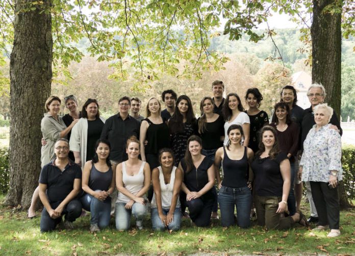 Gruppenfoto 2017 (Foto: Exzellenz-Labor) Gruppenfoto 2017 (Foto: Exzellenz-Labor)