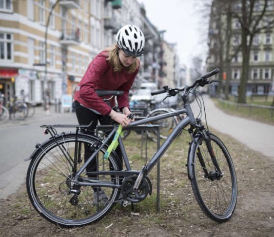 Fahrradschlösser bleiben die wirkungsvollste Maßnahme, um sein Fahrrad gegen Diebstahl zu sichern (Foto: www.pd-f.de / Florian Schuh)