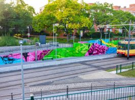 Ein echter Hingucker ist das neue Wandgemälde an der Haltestelle Haus-Bethlehem, das die Graffiti-Künstler vom Team Combo in den vergangenen Wochen gestaltet haben (Fotos: Paul Gärtner)