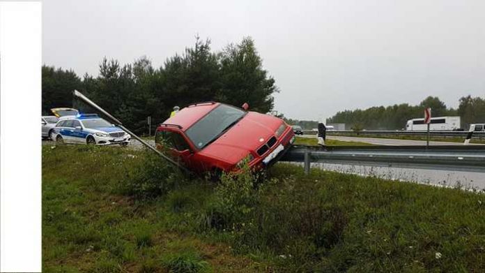 Verkehrsunfall Autobahnkreuz Landstuhl wegen nicht angepasster Fahrweise bei Regen