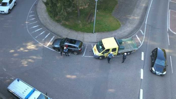 Die Polizei kontrollierte heute in der Welschstraße in Waldfischbach-Burgalben. Die Beamten hatten Verkehrssünder im Blick, die zu schnell fuhren.