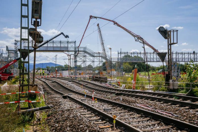 Reparaturarbeiten an der Strecke in Rastatt laufen auf Hochtouren (Foto: DB AG / Thomas Niedermüller)