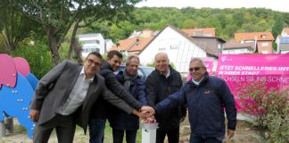 "Startschuss" für das schnelle Internet (Foto: Stadtverwaltung Neustadt)