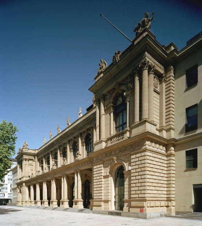 Gebäude der IHK Frankfurt am Main auf dem Börsenplatz (Foto: IHK Frankfurt am Main)