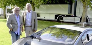 Namensgeber Keke Rosberg und Teamchef Arno Zensen mit dem ersten Lamborghini des Rennstalls (Foto: ADAC Motorsport)
