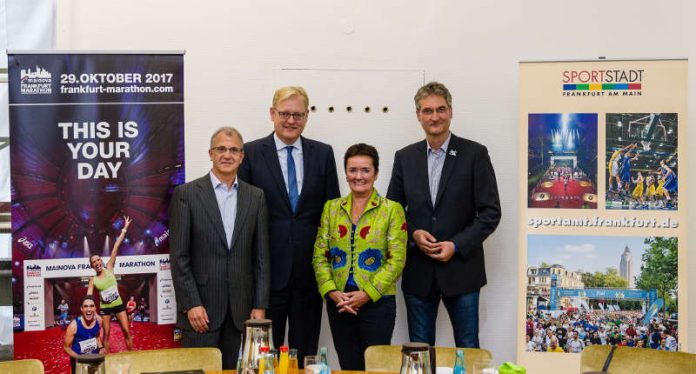 Pressekonferenz zum GreenMarathon mit Jo Schindler (Renndirektor), Markus Frank (Stadtrat), Rosemarie Heilig (Stadträtin), Hans-Georg Danner (Umweltforum Rhein-Main) (Foto: Mainova Frankfurt Marathon)