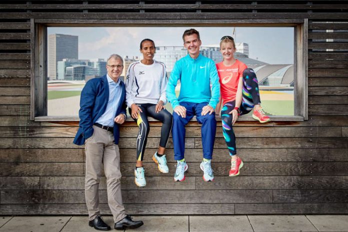 Jo Schindler, Fate Tola, Arne Gabius und Katharina Heinig (Foto: Mainova Frankfurt Marathon)