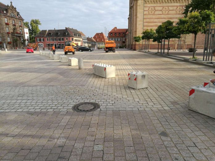 Poller am Speyerer Dom (Foto: Stadtverwaltung Speyer)