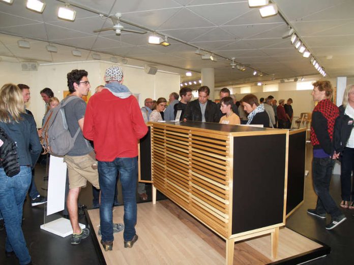 Rund 50 Meister- und Gesellenstücke werden bei der 30. Ausstellung des Schreinerhandwerks im Regierungspräsidium Karlsruhe am Rondellplatz präsentiert (Foto: Regierungspräsidium Karlsruhe) Rund 50 Meister- und Gesellenstücke werden bei der 30. Ausstellung des Schreinerhandwerks im Regierungspräsidium Karlsruhe am Rondellplatz präsentiert (Foto: Regierungspräsidium Karlsruhe)