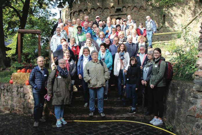 Die Teilnehmer am Auerbacher Schloss (Foto: Sandra Diehm) Die Teilnehmer am Auerbacher Schloss (Foto: Sandra Diehm)