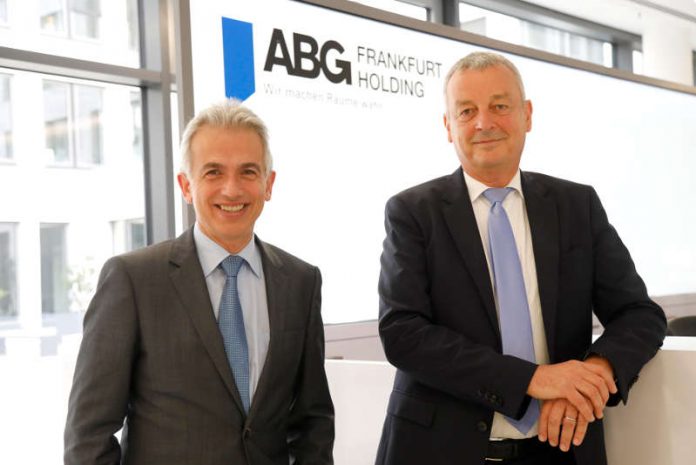 OB Peter Feldmann und Frank Junker bei der ABG-Bilanzpressekonferenz (Foto: Maik Reuss)