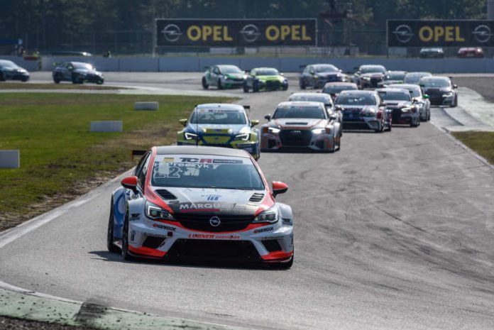 Hari Proczyk sorgte für den ersten Sieg von Opel in der ADAC TCR Germany (Foto: Gruppe C Photography)