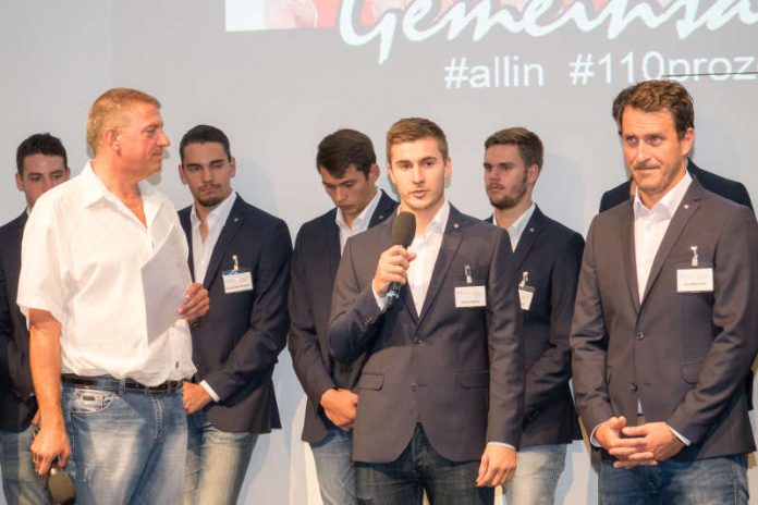 Pascal Bührer bei der Teampräsentation (Foto: Harry Reis)