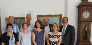 Gruppenbild im Dienstzimmer des Oberbürgermeisters (Foto: Stadtverwaltung Speyer)