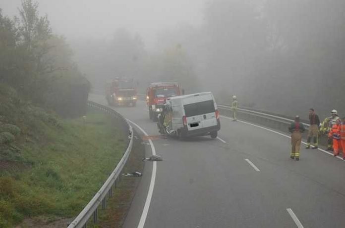 Unfallbeteiligter Transporter B48 Winnweiler Unfallbeteiligter Transporter B48 Winnweiler
