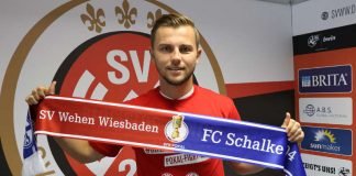 SVWW-Kapitän David Blacha mit dem DFB-Pokal-Schal und –Shirt (Foto: svww.de)