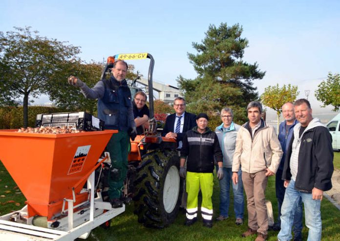 171019 Tulpenpflanzmaschine (1 von 1) Tulpenpflanzmaschine