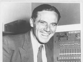 Karl Steinbuch 1958 bei seiner Verabschiedung von der Firma Standard Elektrik Lorenz. (Foto: KIT-Archiv)