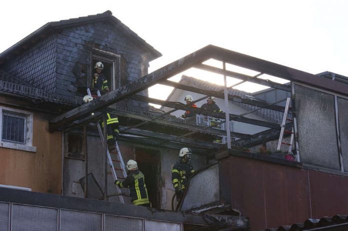 Feuer Menschenleben in Gefahr bei einem Brand in Bessungen Foto: Feuerwehr Darmstadt