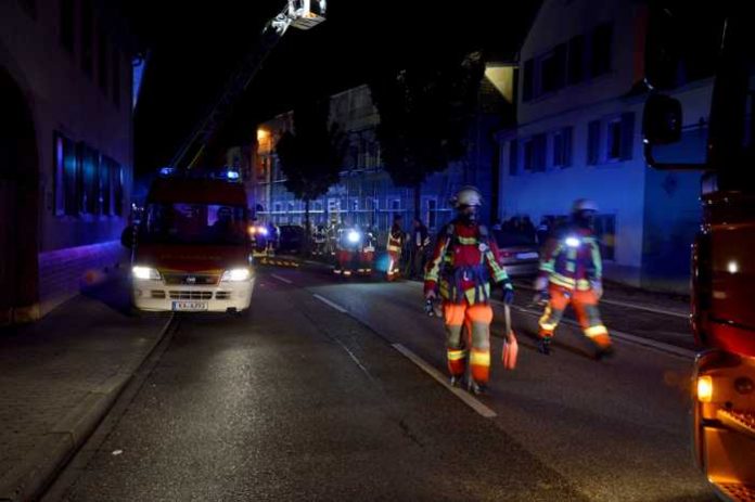 Nächtlicher Einsatz wegen angebrannter Speisen | Nadine Doll – Feuerwehr Bruchsal Nächtlicher Einsatz wegen angebrannter Speisen | Nadine Doll – Feuerwehr Bruchsal