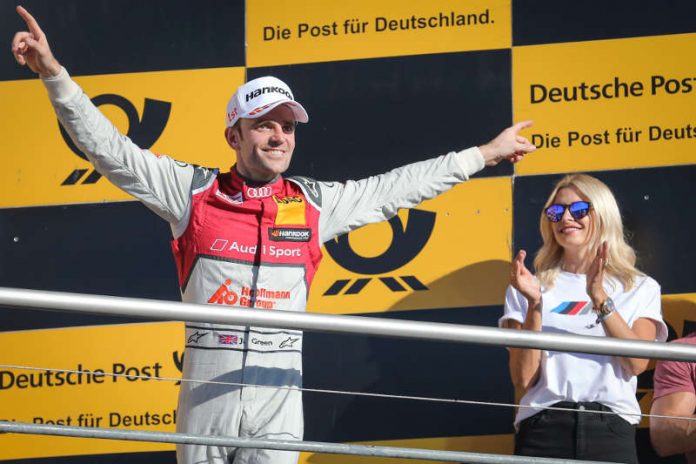 #53 Jamie Green (GBR, Audi Sport Team Rosberg, Audi RS5 DTM), Lena Gercke (Model und Moderatorin) (Foto: ITR GmbH - DTM online) #53 Jamie Green (GBR, Audi Sport Team Rosberg, Audi RS5 DTM), Lena Gercke (Model und Moderatorin) (Foto: ITR GmbH - DTM online)
