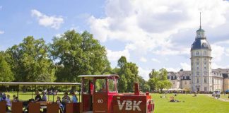 Die Schlossgartenbahn wurde anlässlich der Bundesgartenschau 1967 in Karlsruhe gebaut und feierte in diesem Jahr ihr 50-jähriges Jubiläum (Foto: VBK)