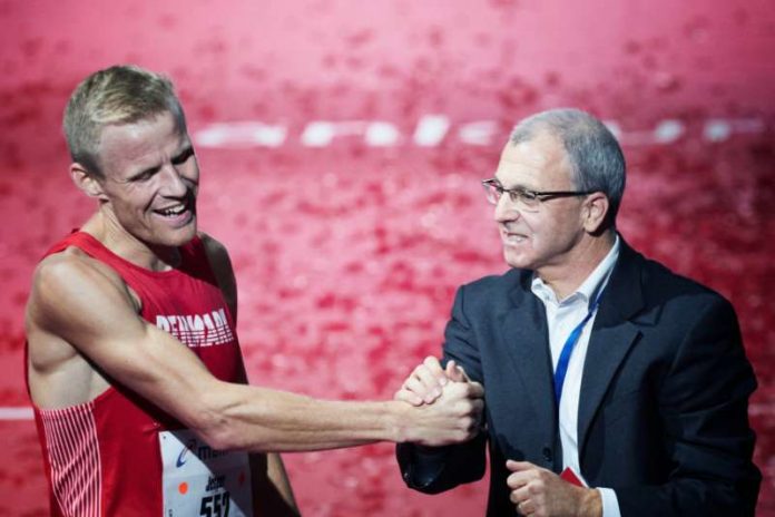 Renndirektor Jo Schindler (rechts) voller Vorfreude auf die nächste Auflage des Mainova Frankfurt Marathon (Foto: Mainova Frankfurt Marathon)