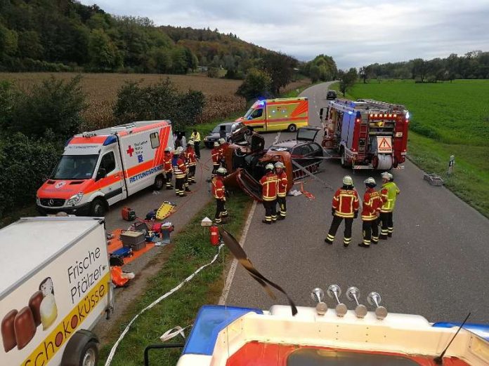 Zwei Personen wurden verletzt (Foto: Andreas Denk, Feuerwehr Weingarten) Zwei Personen wurden verletzt (Foto: Andreas Denk, Feuerwehr Weingarten)