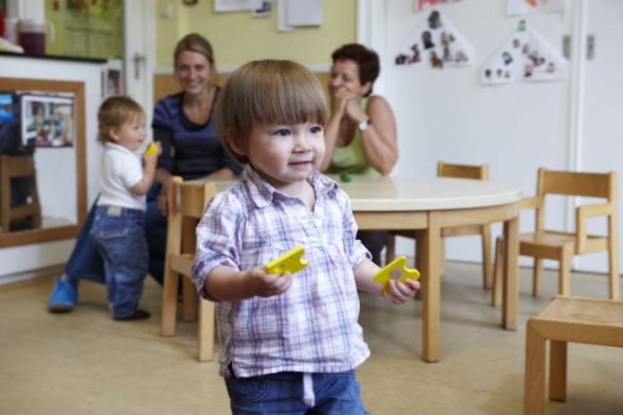 Kleinkind in der U3-Kinderbetreuung (Foto: Wolfgang Uhlig) Kleinkind in der U3-Kinderbetreuung (Foto: Wolfgang Uhlig)