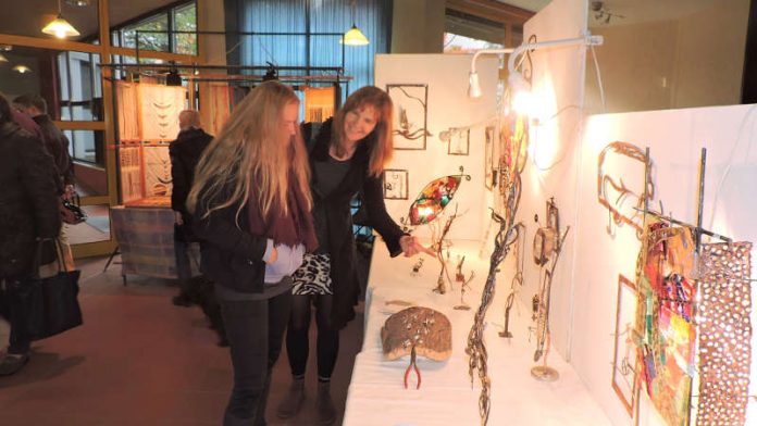 Kunsthandwerkermarkt (Foto: Verbandsgemeindeverwaltung Rockenhausen) Kunsthandwerkermarkt (Foto: Verbandsgemeindeverwaltung Rockenhausen)