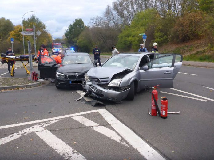 5 Personen wurden bei dem VU verletzt (Foto: Feuerwehr Mainz)