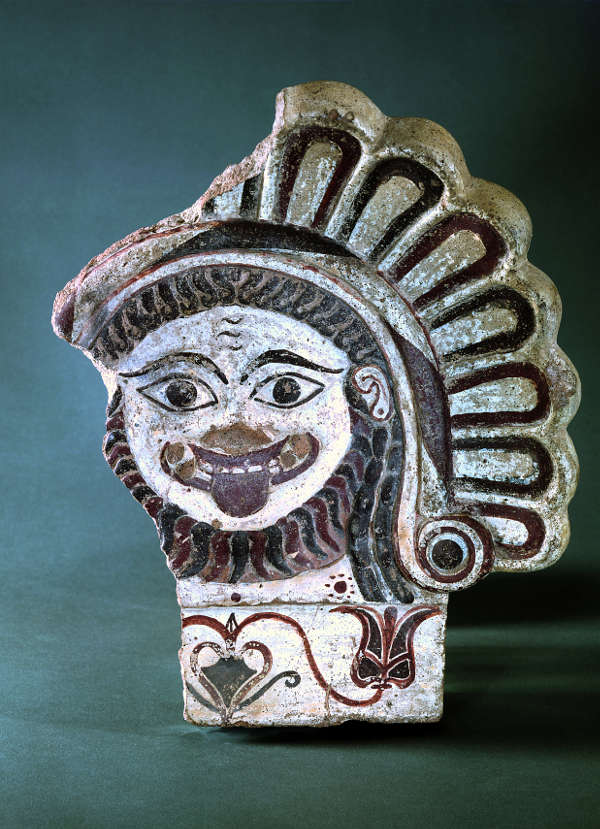 Gorgonenkopfantefix aus Capua (Foto: Archaeologisches Museum Frankfurt)