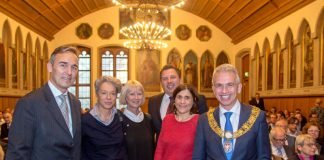 Festakt für neu eröffnetes Historisches Museum im Kaisersaal mit Jan Gerchow, Ina Hartwig, Jorunn Ragnarsdottir, Stephan Siegler, Benedicte Savoy und OB Peter Feldmann (Foto: Bernd Kammerer)