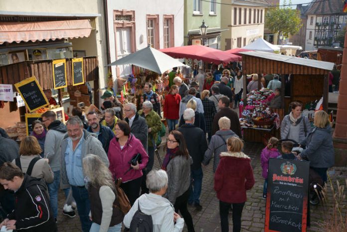 Allerheiligenmarkt in Neckarsteinach (Foto: Stadt Neckarsteinach) Allerheiligenmarkt in Neckarsteinach (Foto: Stadt Neckarsteinach)