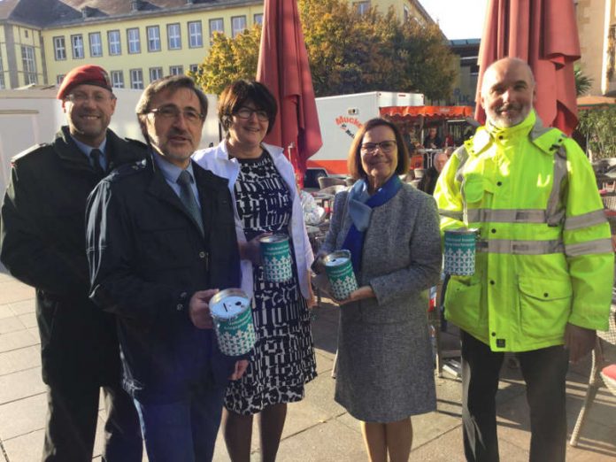 Prominente sammelten in Bruchsal für den Volksbund (Foto: Volker Schütze) Prominente sammelten in Bruchsal für den Volksbund (Foto: Volker Schütze)