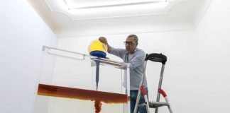 Die neue Ausstellung „Entre Terra e Mar“ im Weltkulturen Museum (Foto: Wolfgang Günzel)