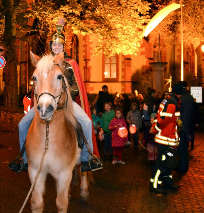 171110 Martinsumzug1 (1 von 1) Martinsumzug Bingen