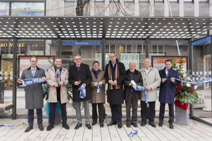 v.l.: Patrick Möller, Geschäftsführer Wall GmbH, Martin in der Beek, Geschäftsführer Rhein-Neckar-Verkehr GmbH, Oberbürgermeister Dr. Peter Kurz, Baubürgermeister Lothar Quast, Marcus Geithe, Geschäftsführer MVV Verkehr GmbH, Lutz Pauels, 1. Vorsitzender Werbegemeinschaft Mannheim City e.V., Manfred Schnabel, Präsident Handelsverband Nordbaden, Florian Pavel, Geschäftsführer MVV Netze GmbH (Foto: Nikola Haubner)