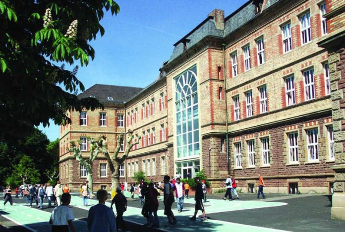 Hauptgebäude FT Hauptgebäude FT