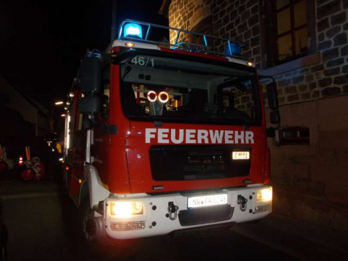 Feuerwehrfahrzeug (Foto: Polizei RLP) Feuerwehrfahrzeug (Foto: Polizei RLP)